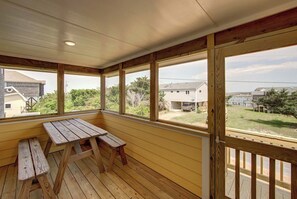 Outdoor dining - The Seaglass Cottage - Ocracoke Island (Ocracoke)