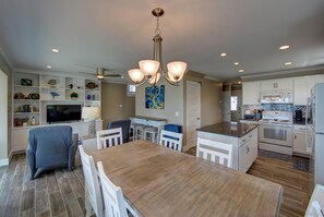 Dining - The Seaglass Cottage - Ocracoke Island (Ocracoke)