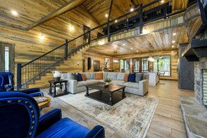 Televisión de pantalla plana, chimenea, consola de videojuegos, oficina