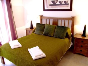 2 chambres, fer et planche à repasser, Wi-Fi gratuit, draps fournis