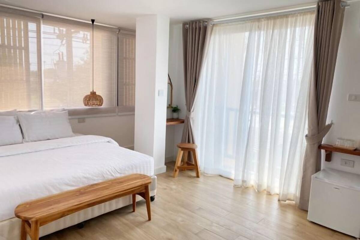 Premium bedding, down comforters, desk, blackout drapes
