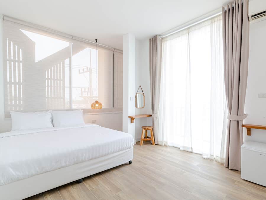 Deluxe Room, 1 King Bed, Non Smoking, Balcony