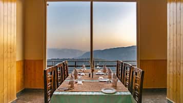 Daily buffet breakfast (INR 500 per person)