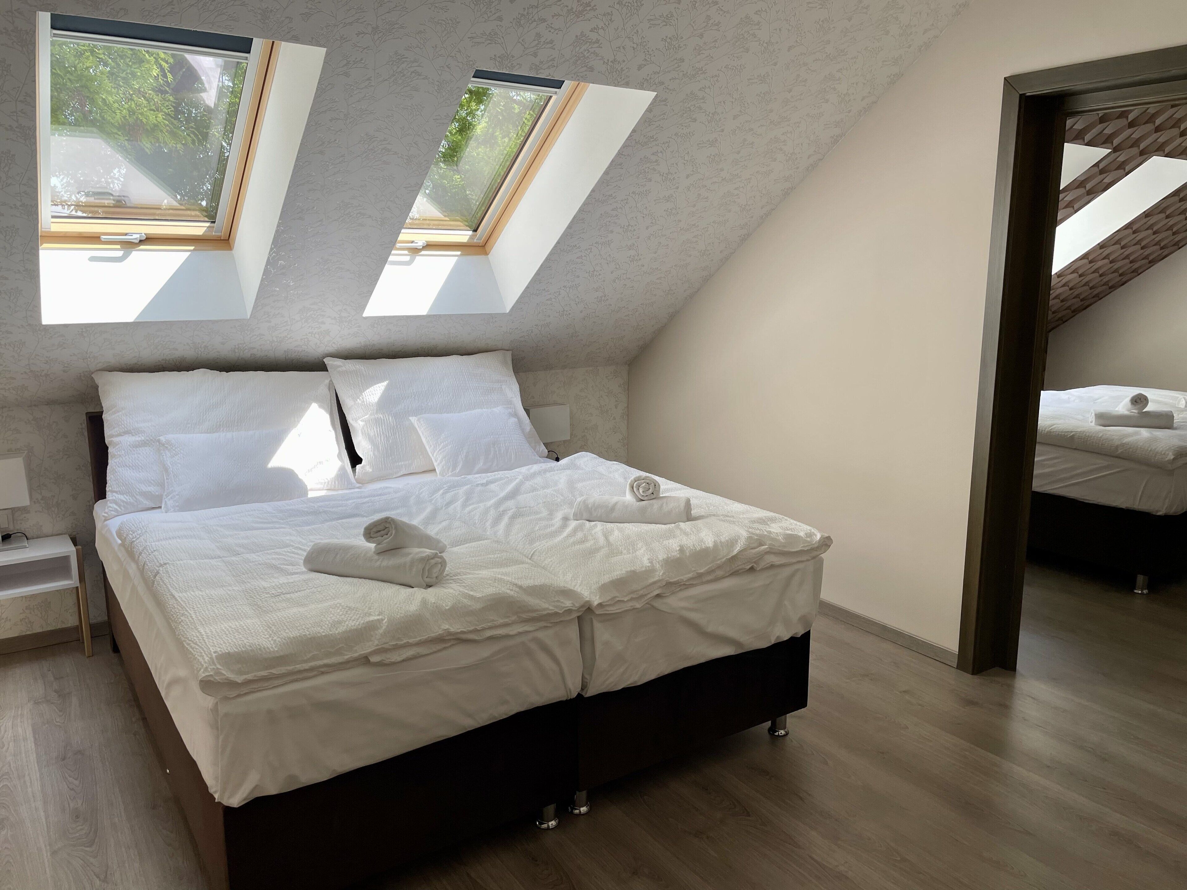 Deluxe Room | In-room safe, soundproofing, free WiFi, bed sheets