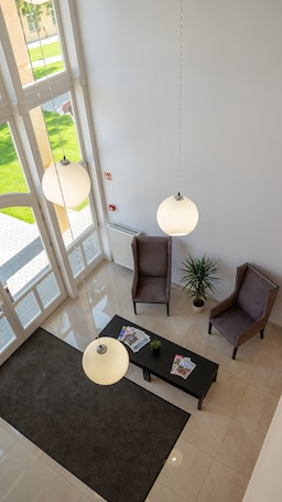 Reception. Budapest Airport Eprespark Hotel