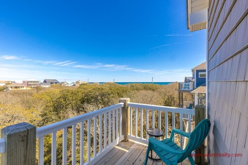 Arendelle - Beautiful 5 BR Home on a Quiet Street; Elevator; Pet Friendly!