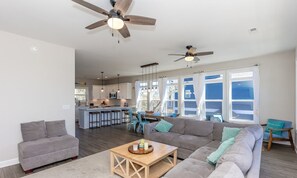 Smart TV, chimenea y videojuegos