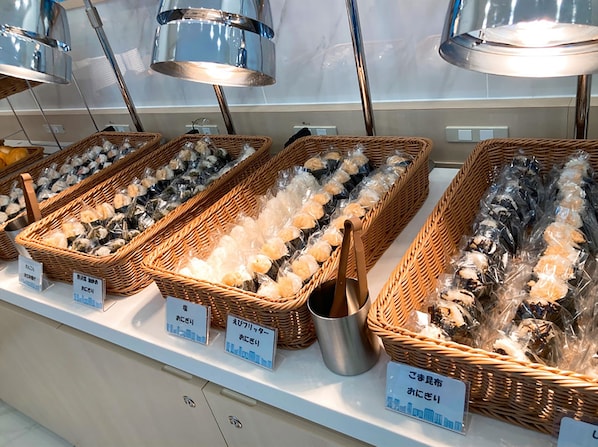 Free daily Japanese breakfast
