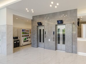 Lift - Toyoko Inn Chigasaki Shiyakusho (Chigasaki)