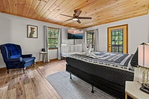 3 chambres, bureau, Wi-Fi gratuit, draps fournis