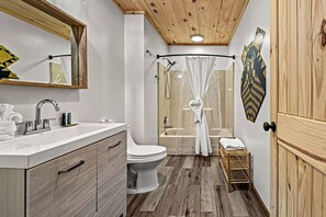 Bathroom - 4BR w/Privacy | Hot Tub + Firepit + Games | Quiet (Pigeon Forge)