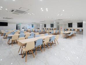 包含每日自助早餐