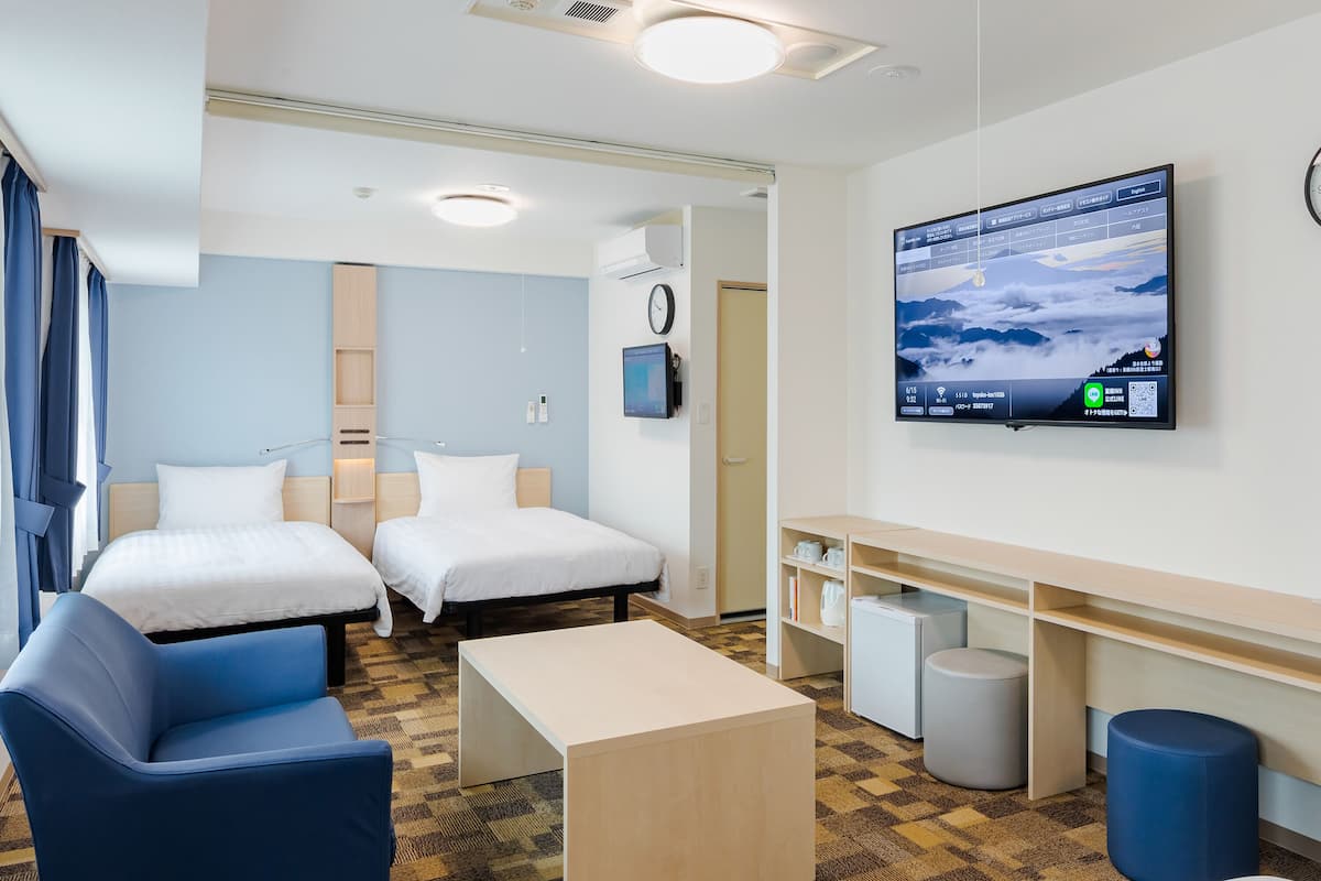 Free WiFi, bed sheets