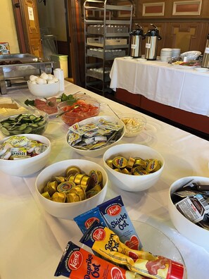 Free daily buffet breakfast