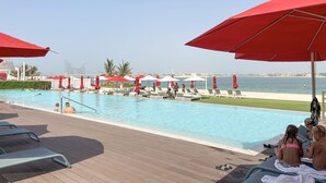 Unclassified image, 2 of 13, button - Cozy beachfront 1 bedroom apartment -Th8 (Dubai)