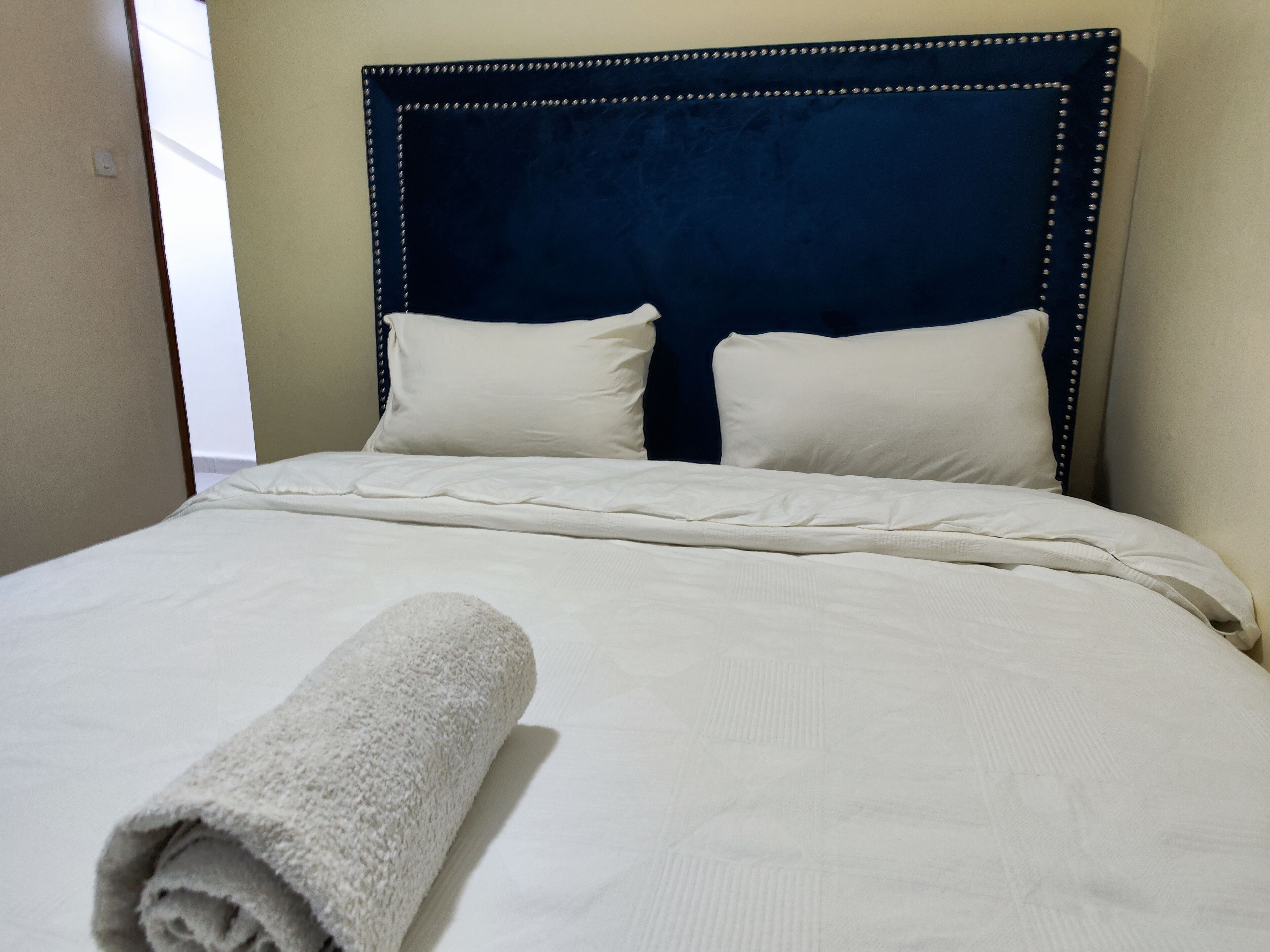 1 habitación, tabla de planchar con plancha y wifi gratis 