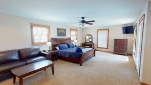 4 habitaciones, escritorio, tabla de planchar con plancha y wifi gratis 