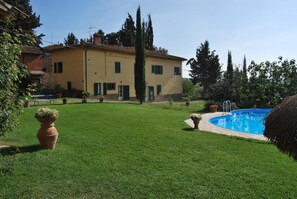 Outdoor pool - 2 Bedroom Apartment in La Luna (La Luna)