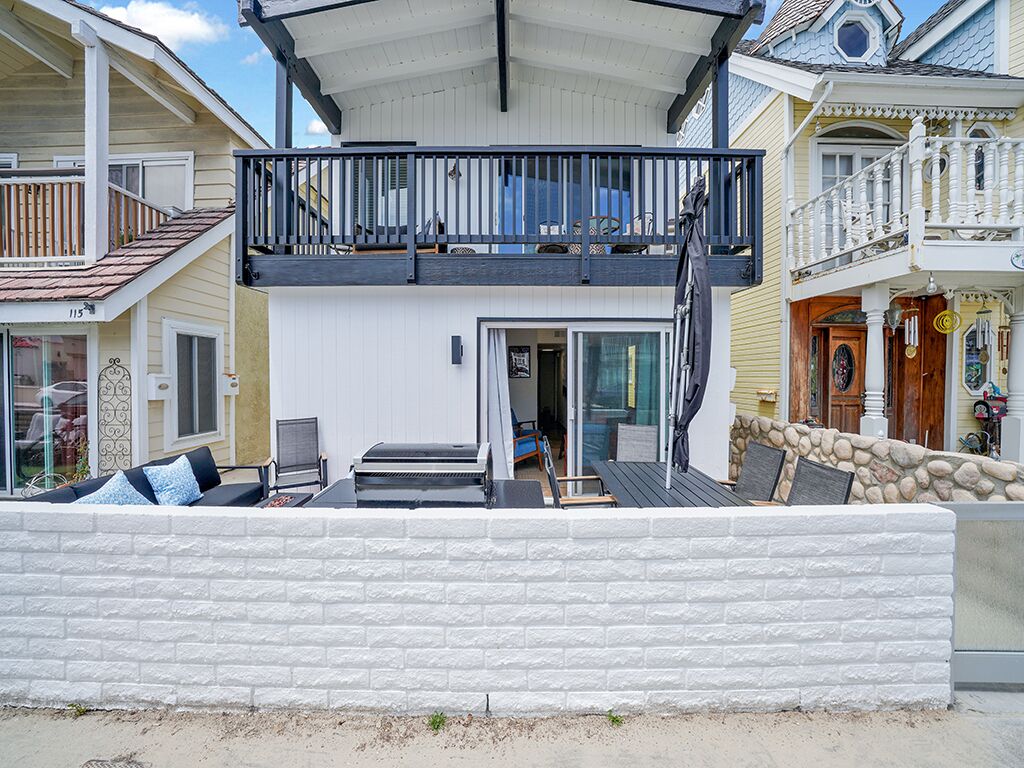Newly Renovated Lower Unit Just Steps to the Sand