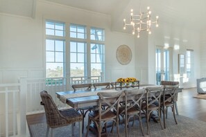 Dining - Gulf Views, Shared Heated Pool, Golf Cart Boardwalk to Beach (Port Aransas)