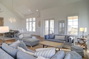 Flat-screen TV - Gulf Views, Shared Heated Pool, Golf Cart Boardwalk to Beach (Port Aransas)