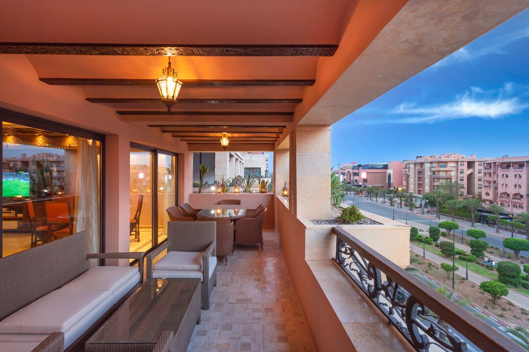 المنطقة المحيطة بالمنشأة