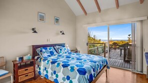 5 bedrooms, iron/ironing board