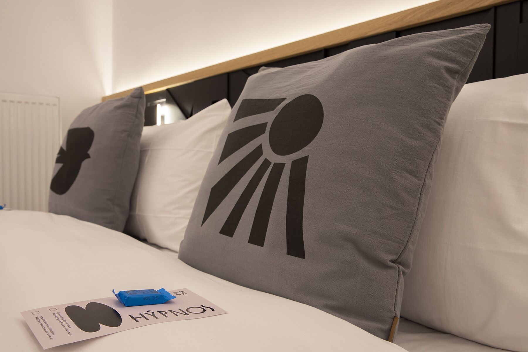 1 habitación, tabla de planchar con plancha, internet y ropa de cama 