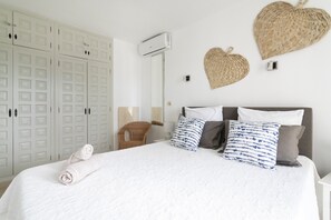 4 slaapkamers, een strijkplank/strijkijzer, gratis wifi