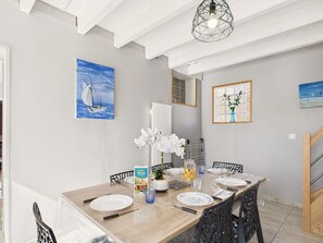 Dining - Pretty yellow-shutter house w/ terrace for 6 (La Tranche-sur-Mer)