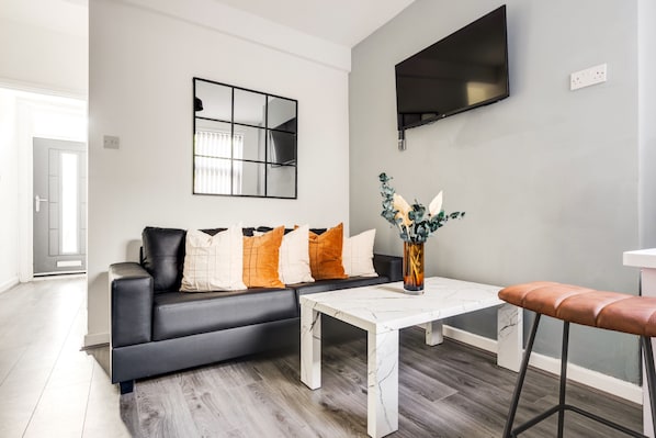 Standard House, Private Bathroom (3 Bedroom House) | Lounge