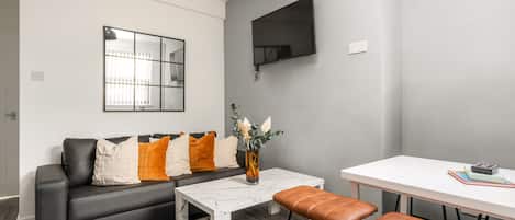 Standard House, Private Bathroom (3 Bedroom House) | Lounge