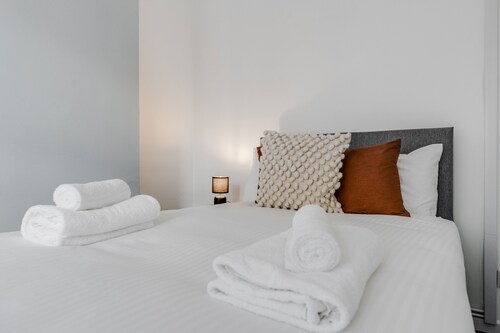 Vichy - Strathcona Suites, 3 Beds Houses in Wavertree