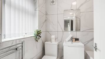 Standard House, Private Bathroom (3 Bedroom House) | Bathroom