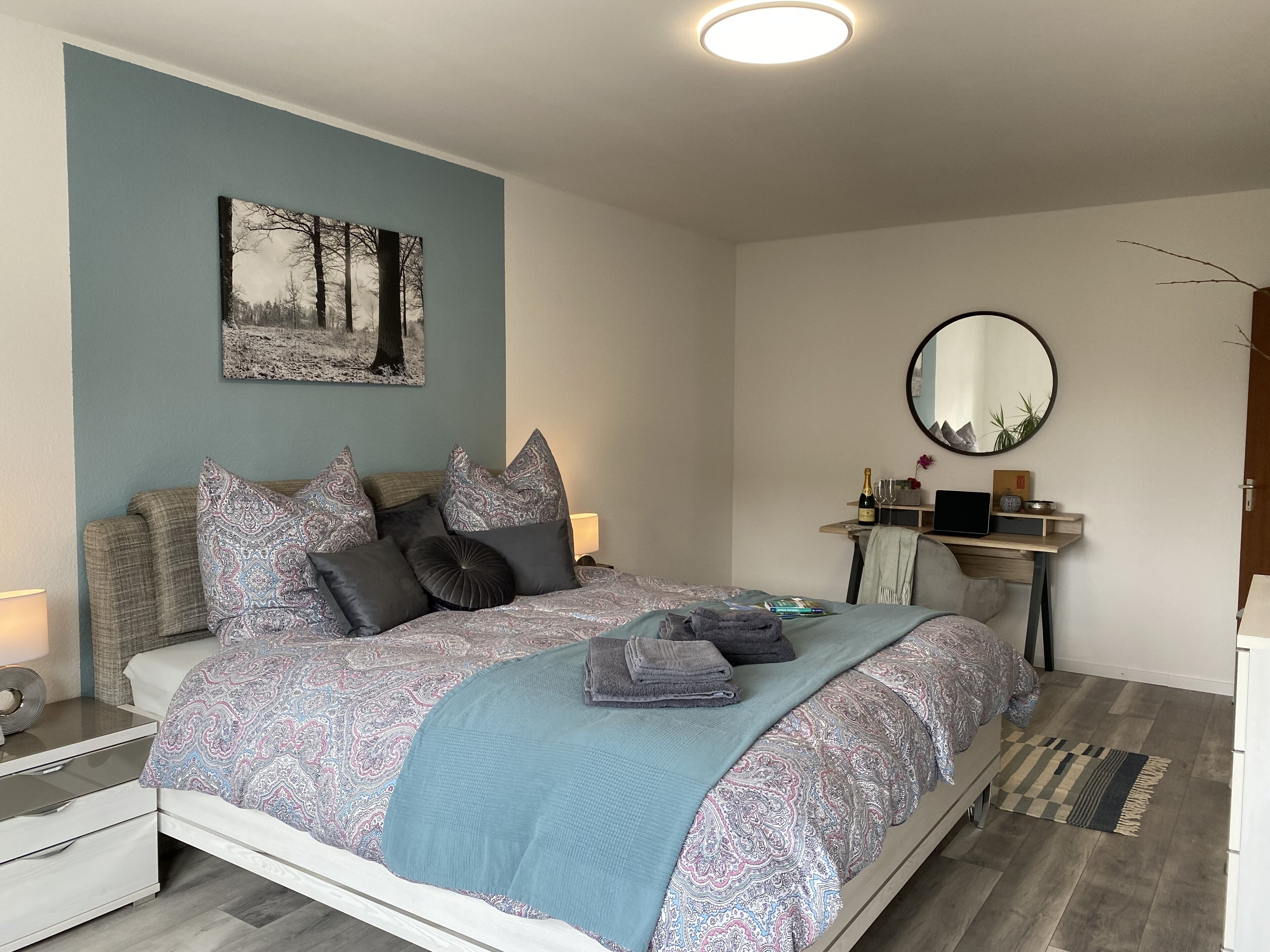 3 habitaciones, tabla de planchar con plancha, cuna de viaje y wifi 