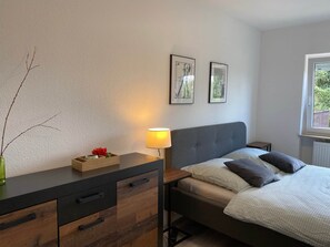 3 Schlafzimmer, Bügeleisen/Bügelbrett, Reisekinderbett, WLAN