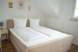 1 Schlafzimmer, Reisekinderbett, kostenloses WLAN, Bettwäsche