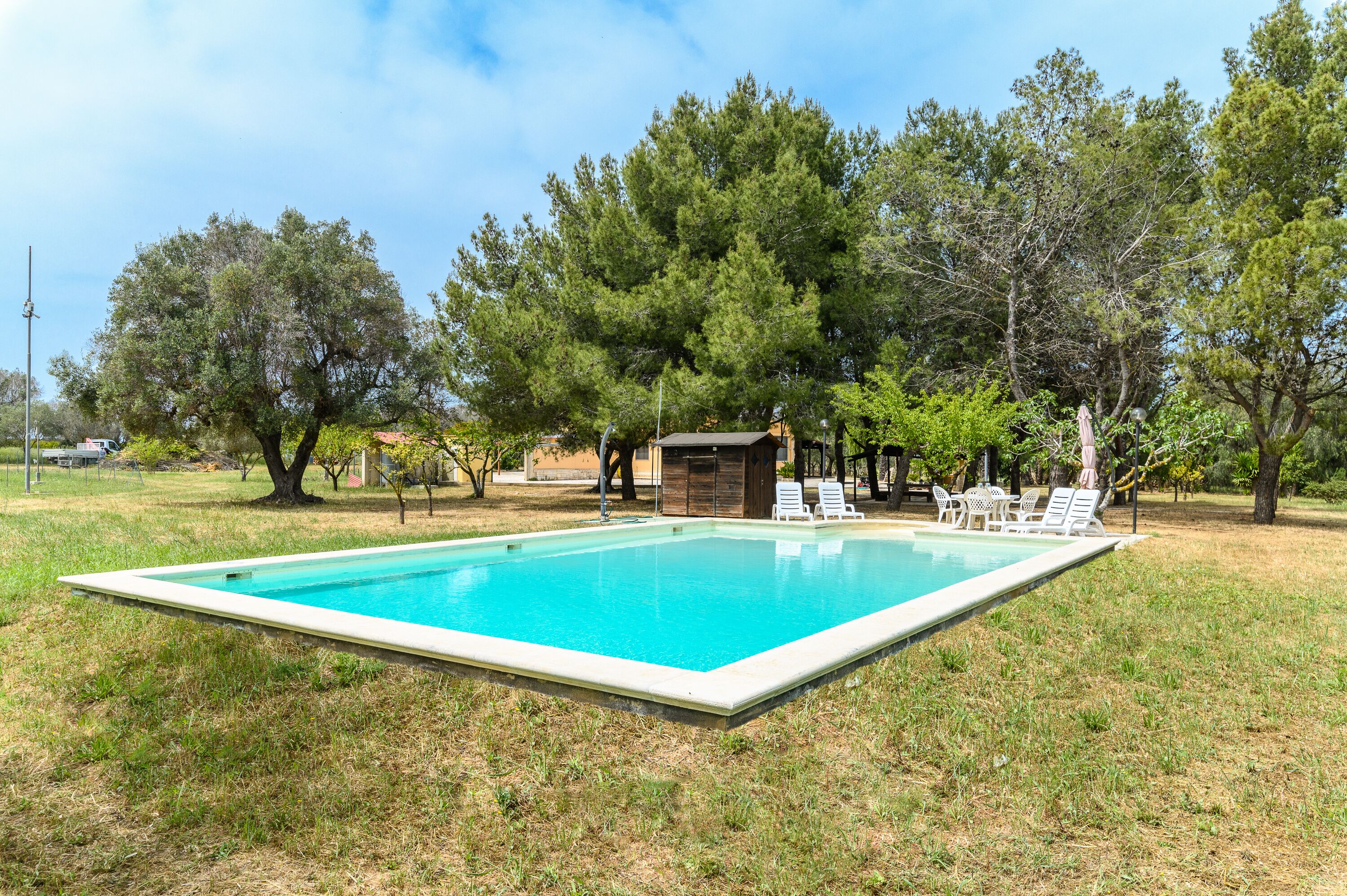 Piscina externa sazonal