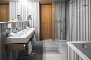 Premium Twin Room | Bathroom - Met Boutique Hotel (Zagreb)