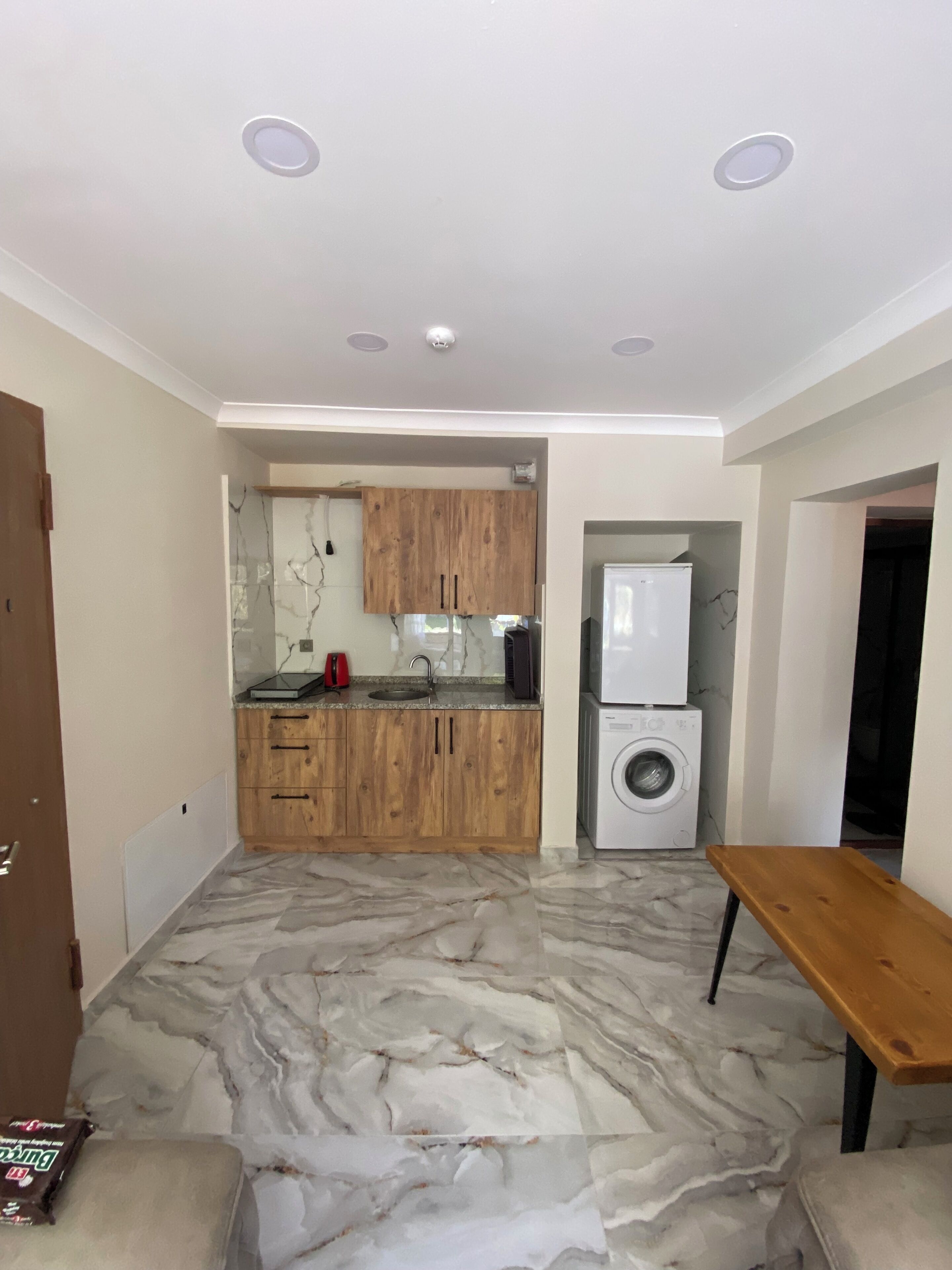 Appartamento Elite, 1 camera da letto, vista lago parziale | Cucina privata | Mini-frigorifero, piano cottura, lavastoviglie