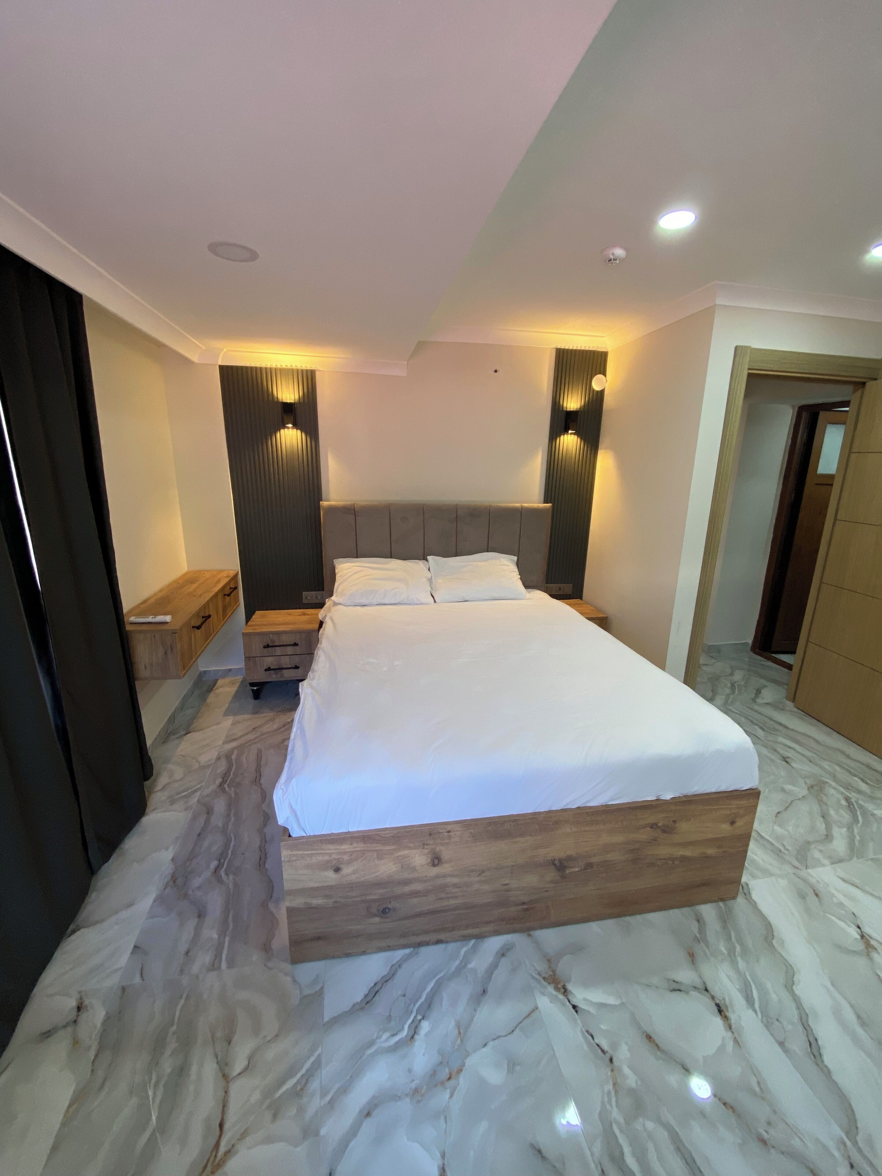 Apartamento elite, 1 quarto, vista parcial para o lago | Roupas de cama premium, escrivaninha, Wi-Fi de cortesia