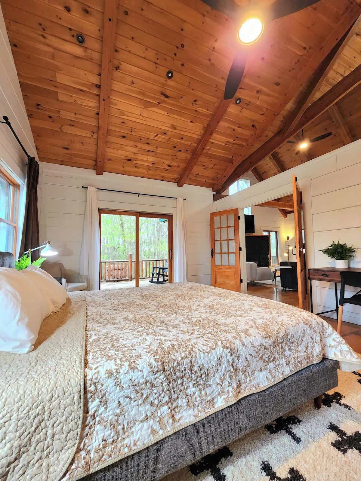 5 bedrooms, desk, iron/ironing board, travel cot