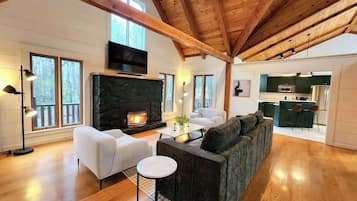 TV, fireplace, foosball, stereo