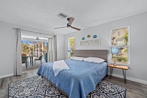 3 bedrooms, iron/ironing board, WiFi, bed sheets - Shell Haven: Updated Pool Home, Golf Cart, Dogs OK (Sanibel)