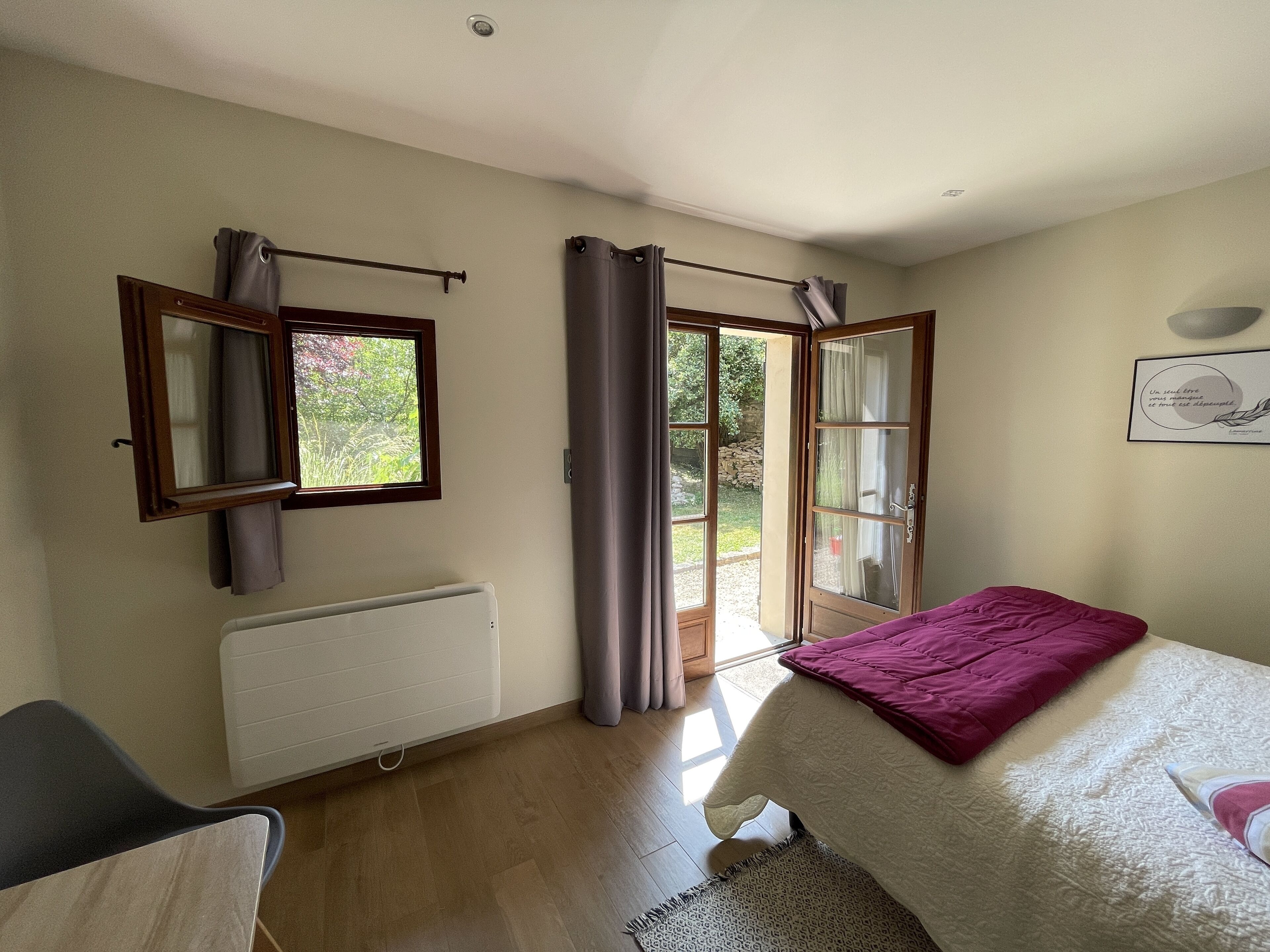 Colchones con efecto memoria, cortinas blackout y wifi gratis 