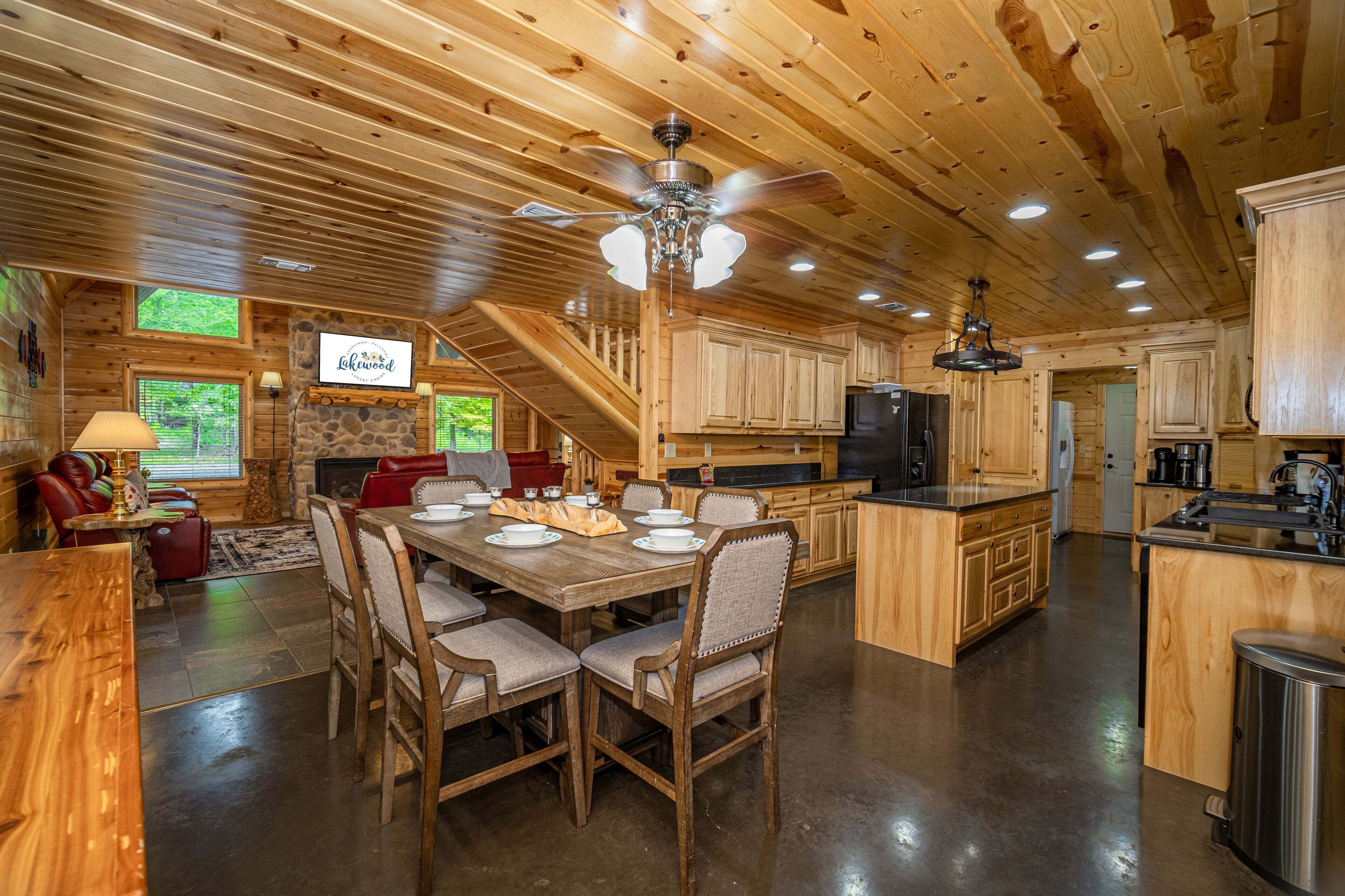 Lady Luck - 4BR; 3Bth; Hot Tub; Fenced Yard; Game room