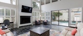 10 Water Oak: Private Sea Pines Oasis with a screened pool!