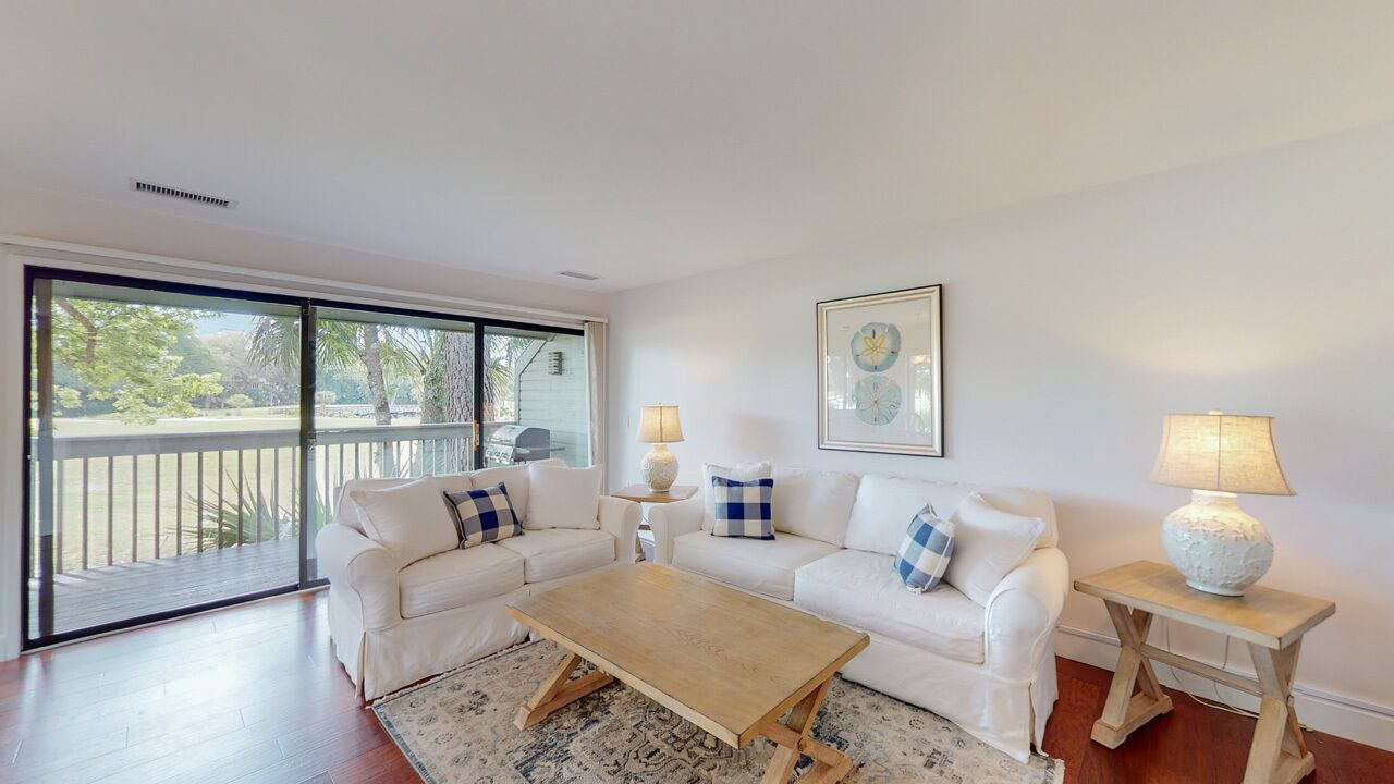 Beautifully renovated villa with stunning views!