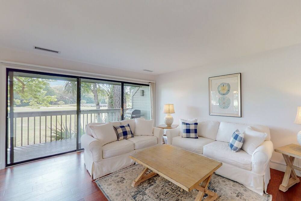 Beautifully renovated villa with stunning views!