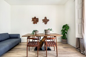 Family Apartment | Living area | TV - Aragó Suites (Barcelona)